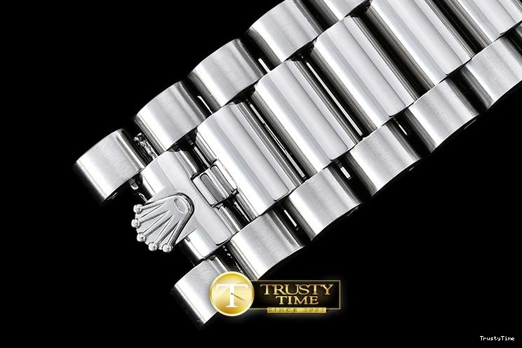 1104 RDD0206B – DayDate Bright 672